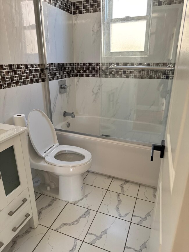 Photo - 12817 143rd St Unit 1 Floor