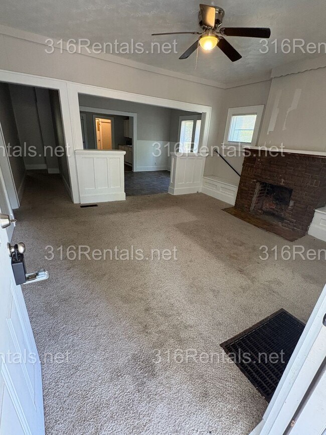 Photo - 257 N Poplar Ave