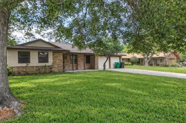 2027 Ottawa Ln