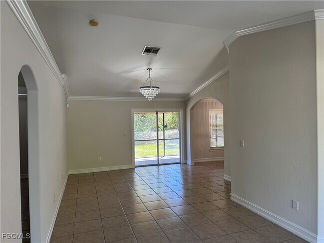 Photo - 3109 32nd St W