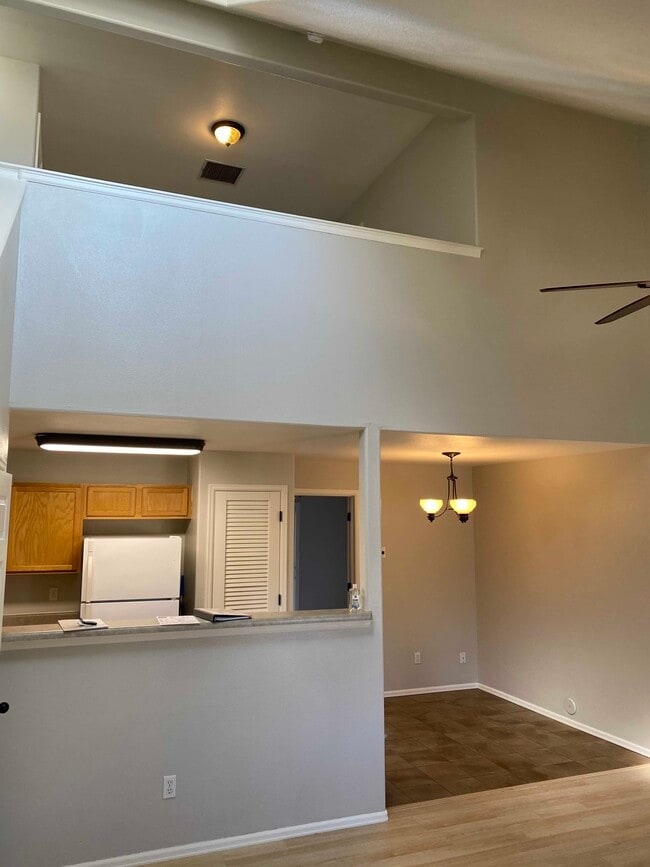 Building Photo - 385 Sunnyside Cir Rental