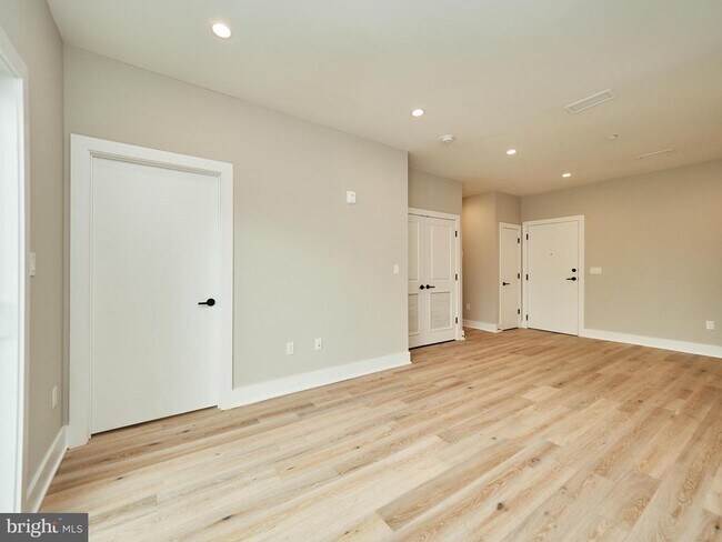 Photo - 1016 17th Pl NE Unit 203