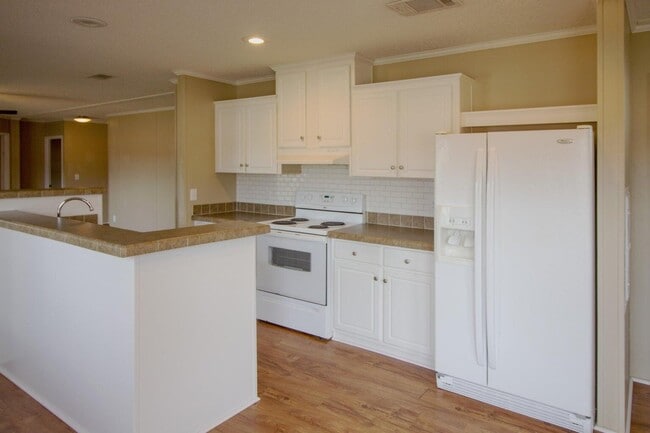 Photo - 9289 E River Dr