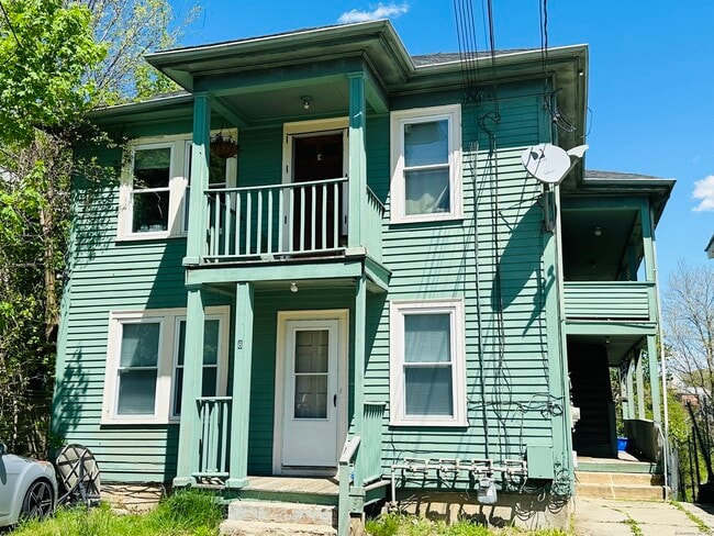 8 Leander St D  