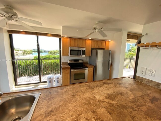 Photo - 801 N Venetian Dr Unidad 202