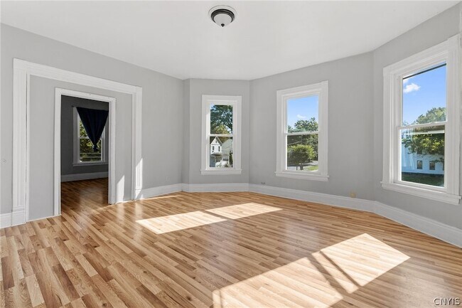 Photo - 319 Merriman Ave