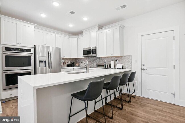 Photo - 55 Silverway Dr