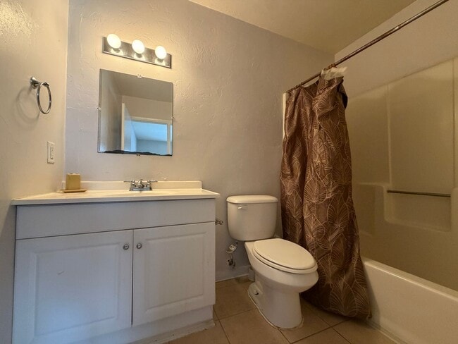 Photo - 111 SE 16th Ave