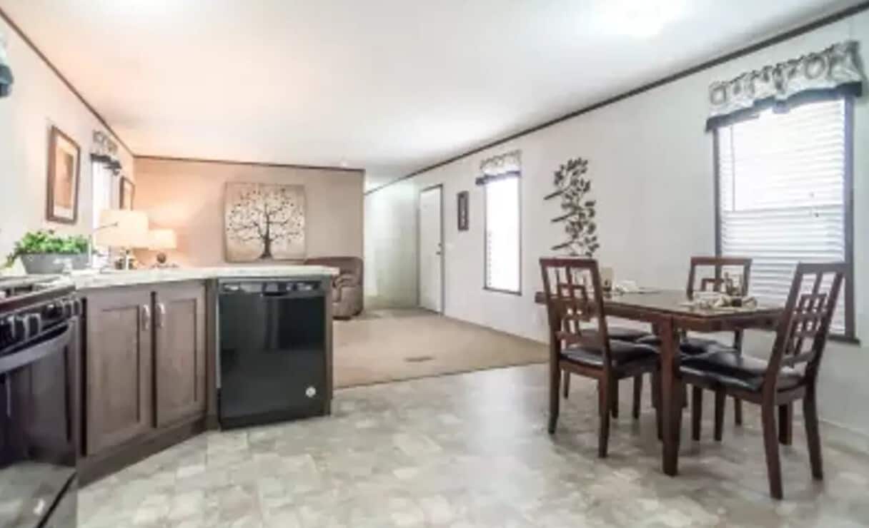 Photo - 17144 Canterbury Cir