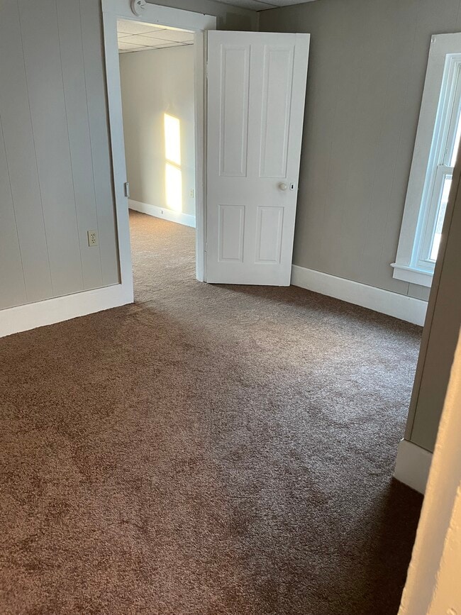 Photo - 303 N 3rd St