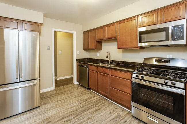 Photo - 1463 Deerfield Rd