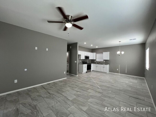 BRAND NEW, NEAR U OF A!! - BRAND NEW, NEAR U OF A!! Apartamento