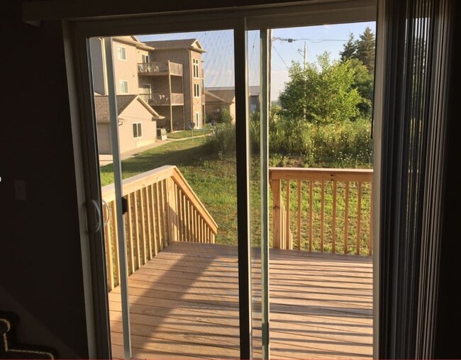 Photo - Spacious 3 bedroom, 3.5 bathroom Condo For Rent!