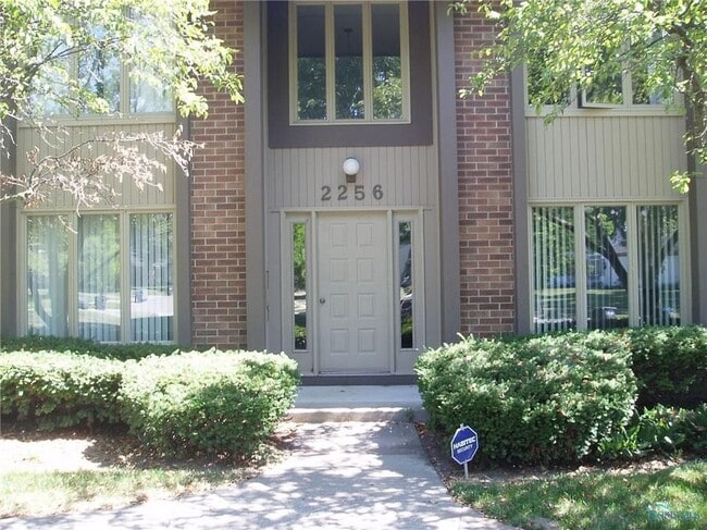 Secure Entry with Intercom - 2256 Rockspring Rd Unit #5