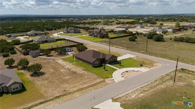 Building Photo - 300 Martin Dr Rental