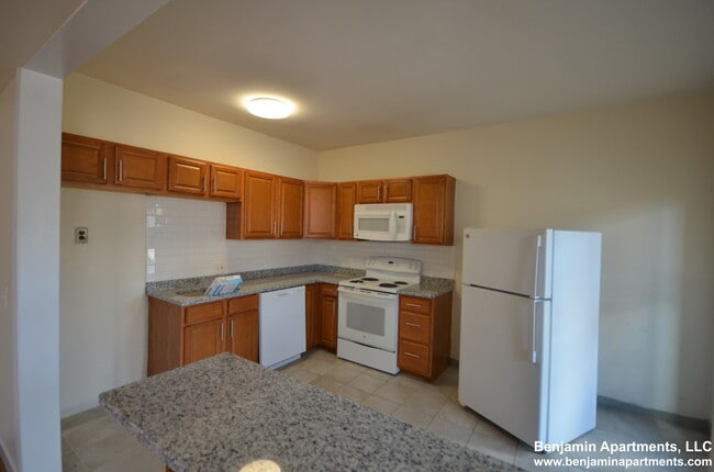 Building Photo - 1157 Commonwealth Ave Unit 1 Rental