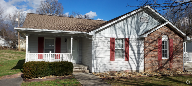 Building Photo - 205 Hicks Dr Rental