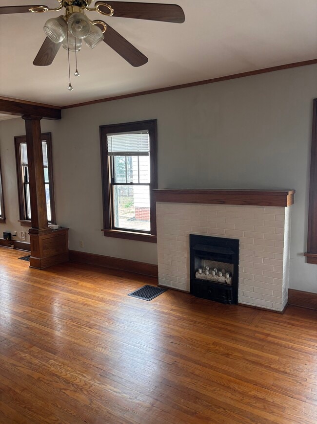 Photo - 1224 47th St