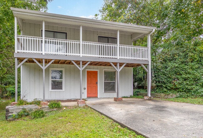 Building Photo - Room in Duplex on Spring St
