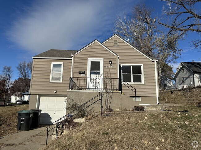 Building Photo - 6762 Maple St Rental