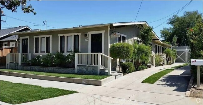 Building Photo - 375 S Shaffer St Unit C Rental