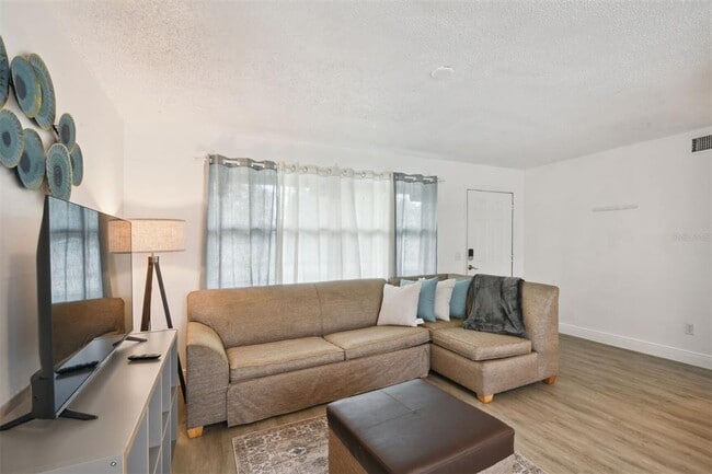 Photo - 1024 Manor Dr