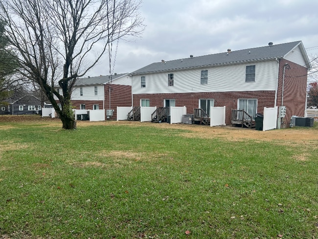 Photo - 243 W Smith St