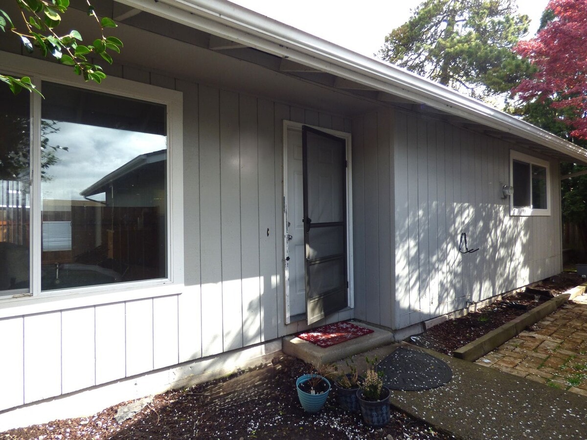 Photo - 3 bed 1 bath Home in Southeast Salem