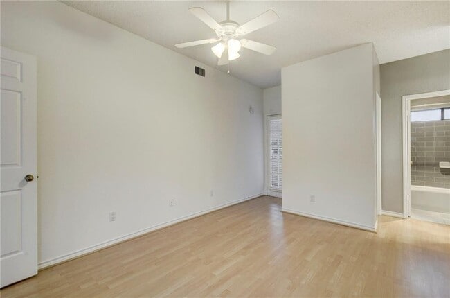 Photo - 3001 Cedar St Unit 306