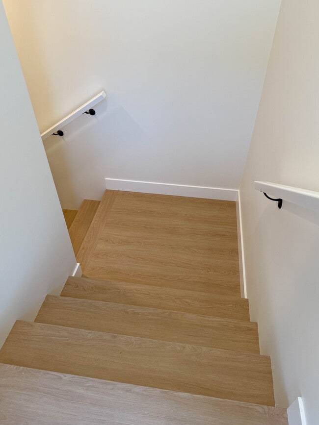 Photo - 11515-1102A 102A St