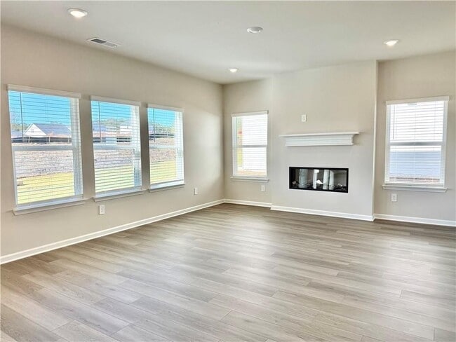 Photo - 2928 Sweet Red Cir