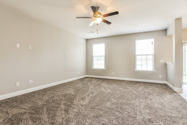 Photo - 128 Outwater Ridge Dr