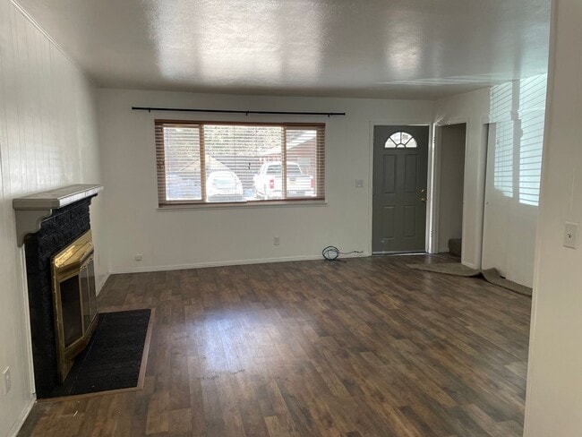 Photo - 3685 Tamarack Ave Unit 1