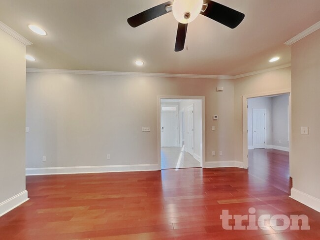 Photo - 1585 Deer Run Ct