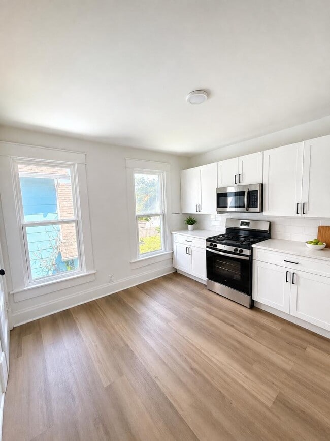Photo - 304 Johnson St