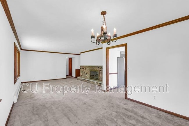 Photo - 1702 Golfview Dr