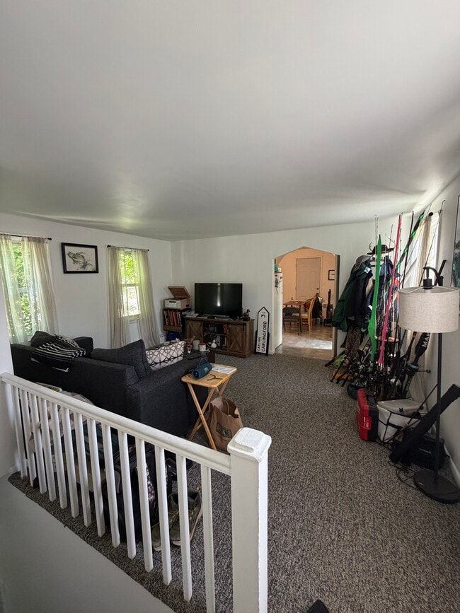 Building Photo - 25 Alder Dr Unit B