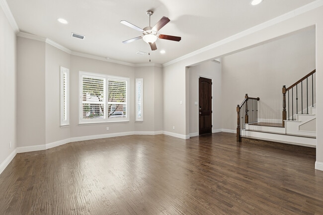 Photo - 4229 Broadway Ave