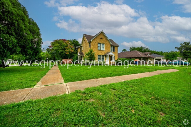 Building Photo - 902 S Oak Cliff Blvd Unit A Rental