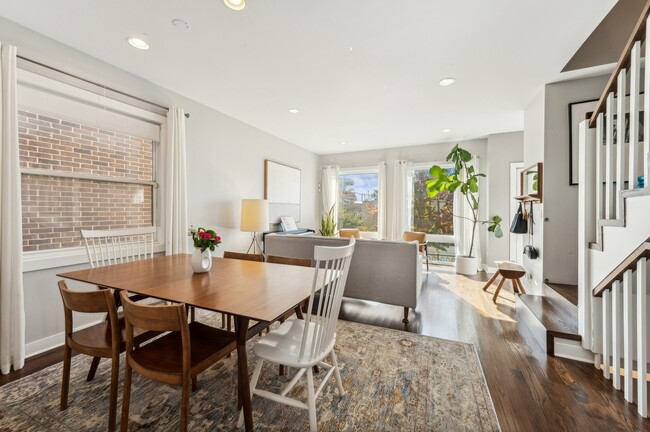 Photo - 4612 W Addison St