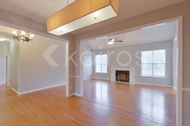 Photo - 605 Sophia Ct