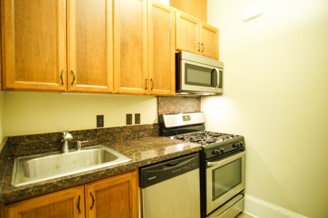 Photo - Historic Building-Beautifully Renovated 1-Bedroom Close-in SE! Unidad 03