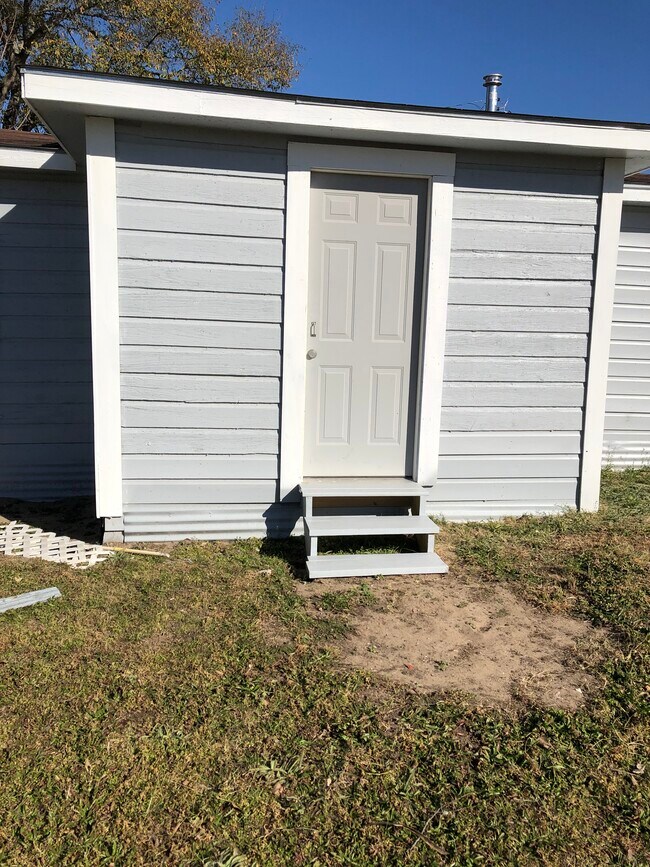 Photo - 713 Sabine St