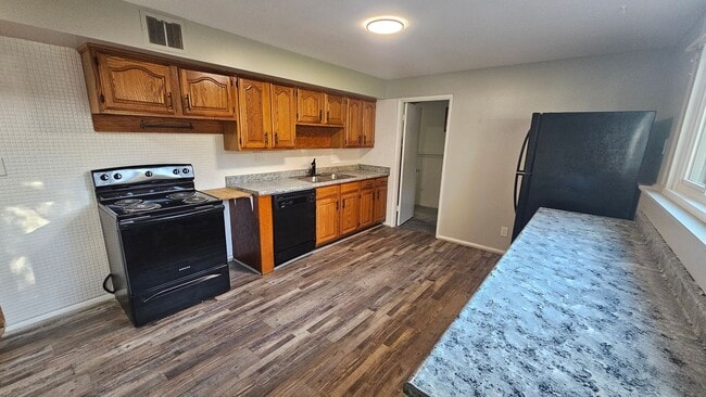 Photo - 1258 Richard Ct