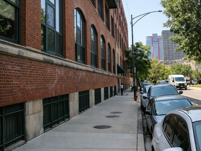 Photo - 1727 S Indiana Ave Unit 212