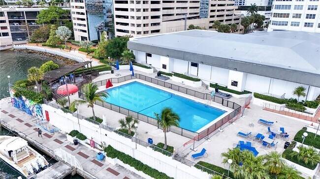 Photo - 801 Brickell Bay Dr Unit 1070