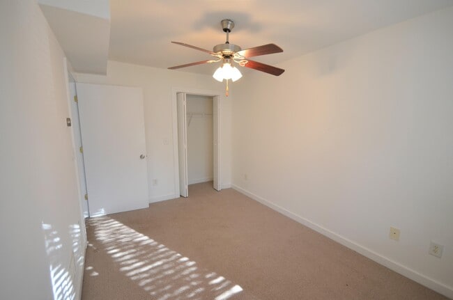 Photo - 142 Moreland Ave SE