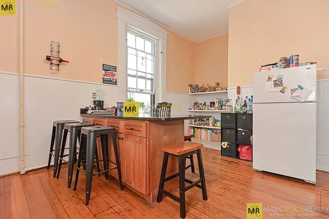 Photo - 139 Hillside St Unit A