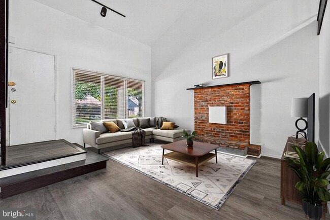Photo - 8801 Monmouth Dr
