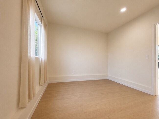 6819 N Figueroa St Unit 23